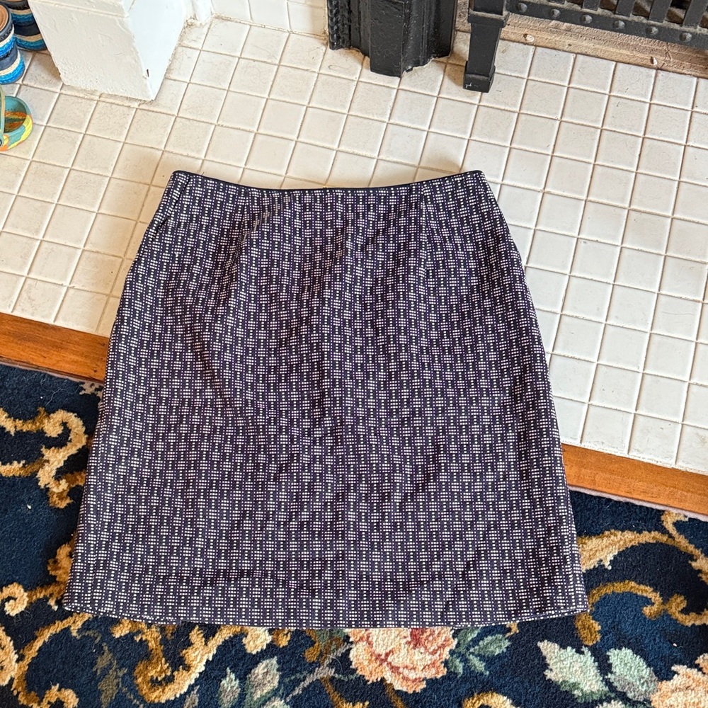 Elizabeth McKay navy and White Pencil Skirt- worn twice. Excellent condition